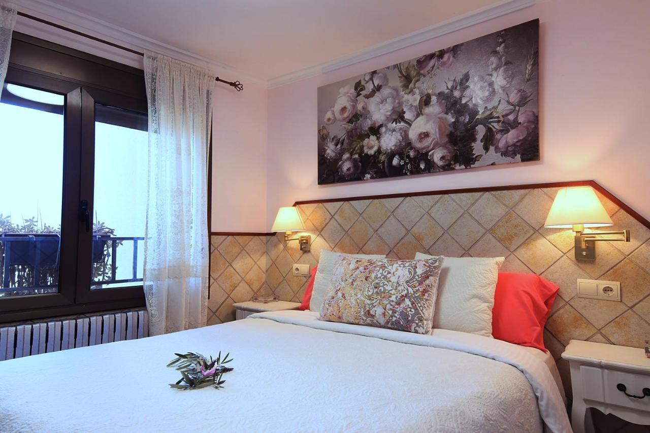 Estudios Casa Lola De Talarn Экстерьер фото