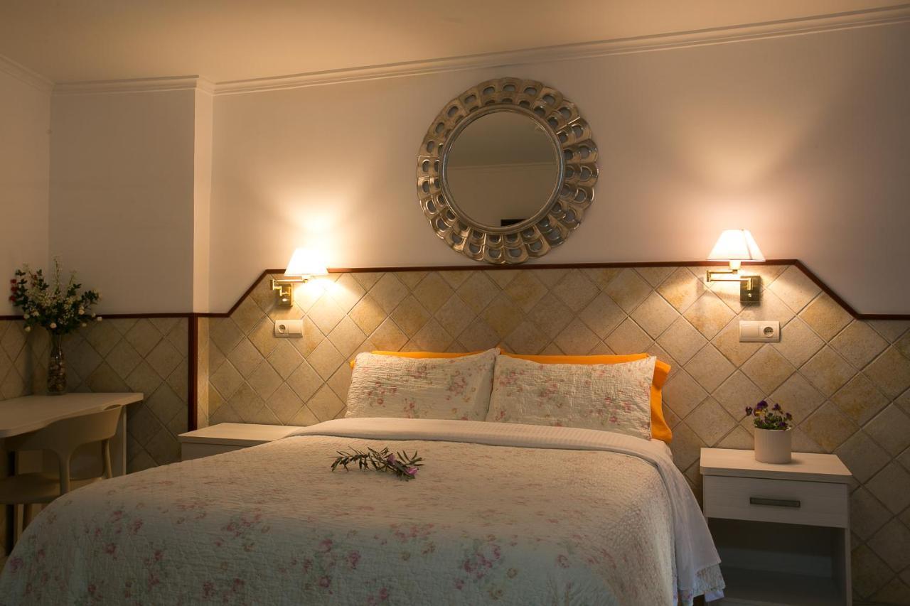Estudios Casa Lola De Talarn Экстерьер фото